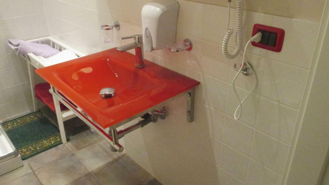 Relais"La Cappuccina" Rooms&Apartments أسيسي المظهر الخارجي الصورة